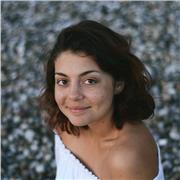 Étudiante en ostéopathie qui donne des cours particuliers a des collégiens/lycéens
